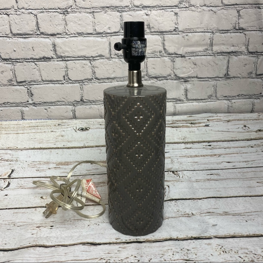 Grey Lamp - Picture 3 of 3